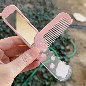 Very cute： Foldable Mirror and Comb Set